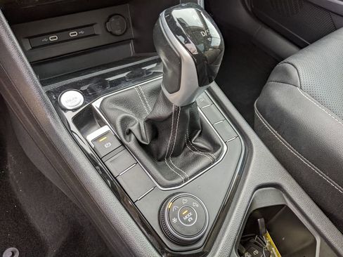 Used 2023 Volkswagen Taos SEL image 19