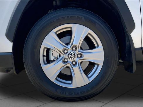 Used 2024 Toyota RAV4 XLE w/ Convenience Package FWD image 11