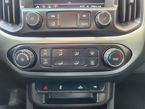 Used 2022 Chevrolet Colorado LT w/ LT Convenience Package image 18