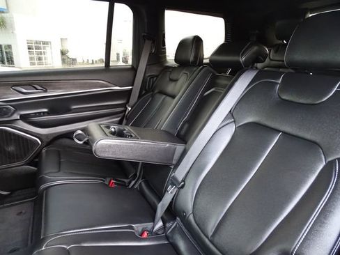 Used 2025 Jeep Grand Cherokee L Limited w/ Black Appearance Package image 8