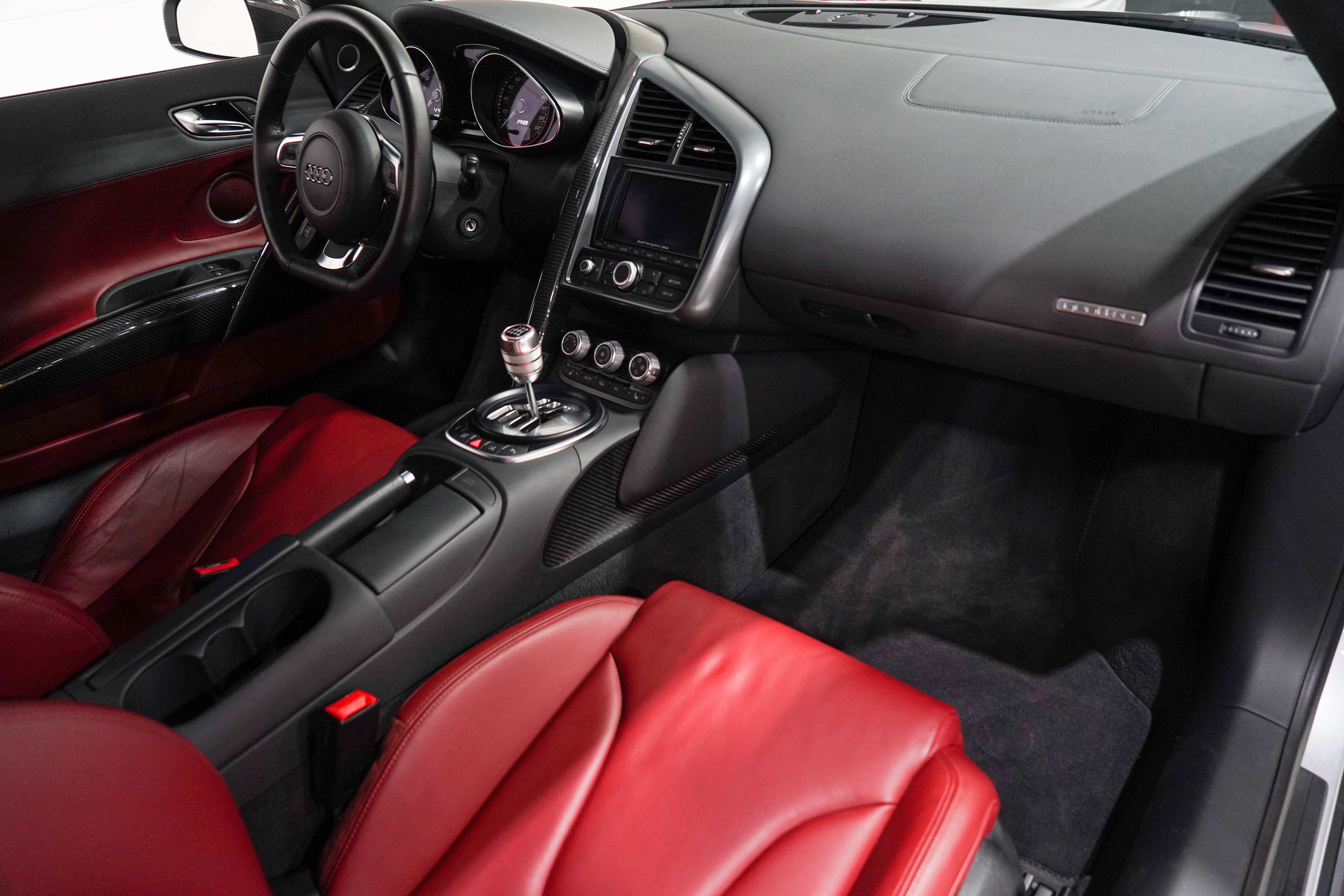 Used 2010 Audi R8 V10 AWD/4WD image 16