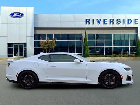 Used 2021 Chevrolet Camaro ZL1 image 8