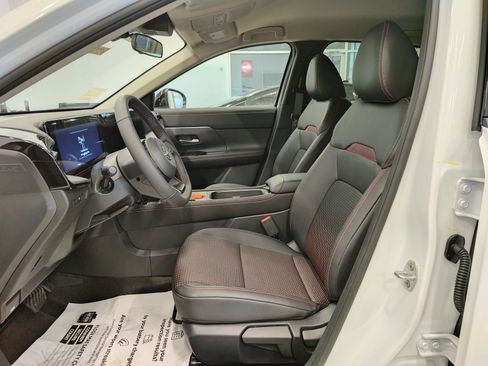 New 2026 Nissan Kicks SR w/ Cold Weather Package image 10