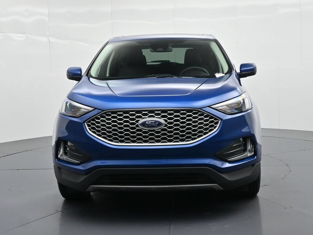 Used 2024 Ford Edge SEL w/ Convenience Package AWD/4WD image 3
