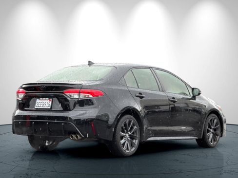 Used 2023 Toyota Corolla SE FWD image 4