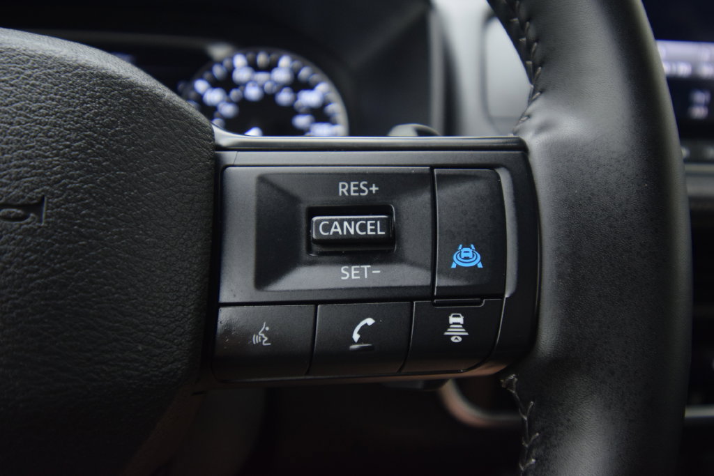 Used 2025 Nissan Rogue SV AWD/4WD image 29