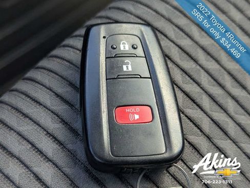 Used 2022 Toyota 4Runner SR5 AWD/4WD image 29