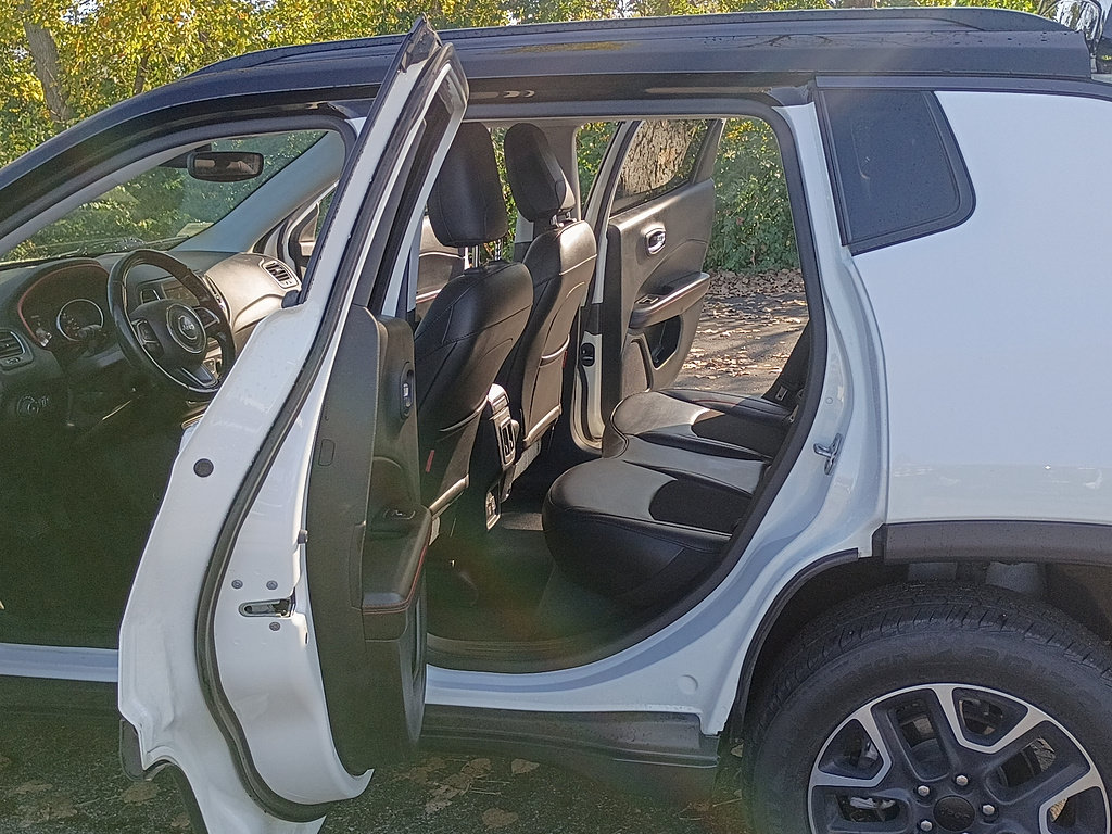 Used 2019 Jeep Compass Trailhawk w/ Cold Weather Group AWD/4WD image 13