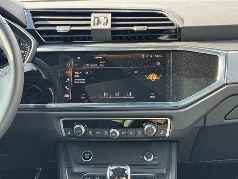 New 2025 Audi Q3 2.0T Premium image 10
