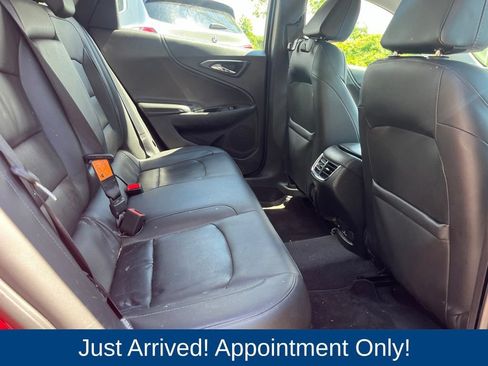 Used 2017 Chevrolet Malibu LT w/ Leather Package FWD image 12