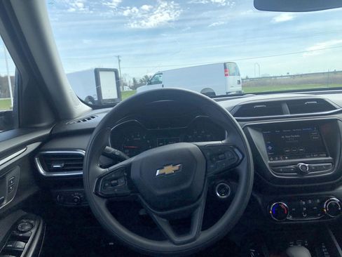 Used 2022 Chevrolet TrailBlazer LT FWD image 14