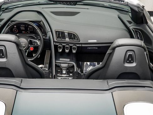 Used 2017 Audi R8 V10 w/ Carbon Exterior Package image 27