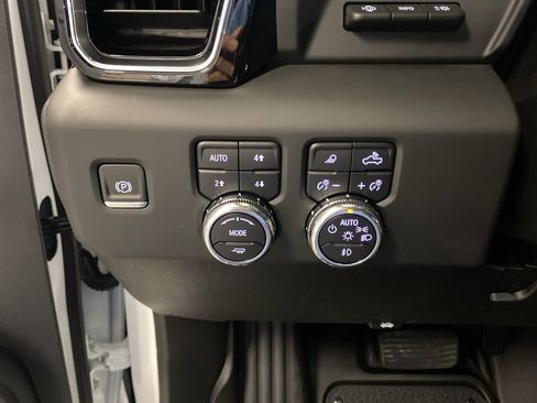 New 2025 GMC Sierra 3500 Denali Ultimate image 24