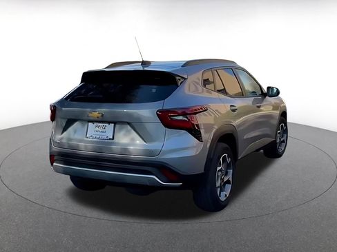 Used 2025 Chevrolet Trax LT image 15
