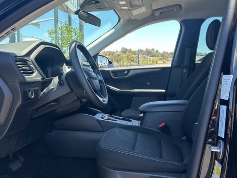 Used 2025 Ford Escape Active AWD/4WD image 8