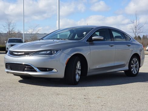 Used 2015 Chrysler 200 C image 10