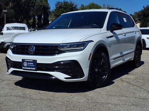 Certified 2022 Volkswagen Tiguan SE R-Line FWD image 25
