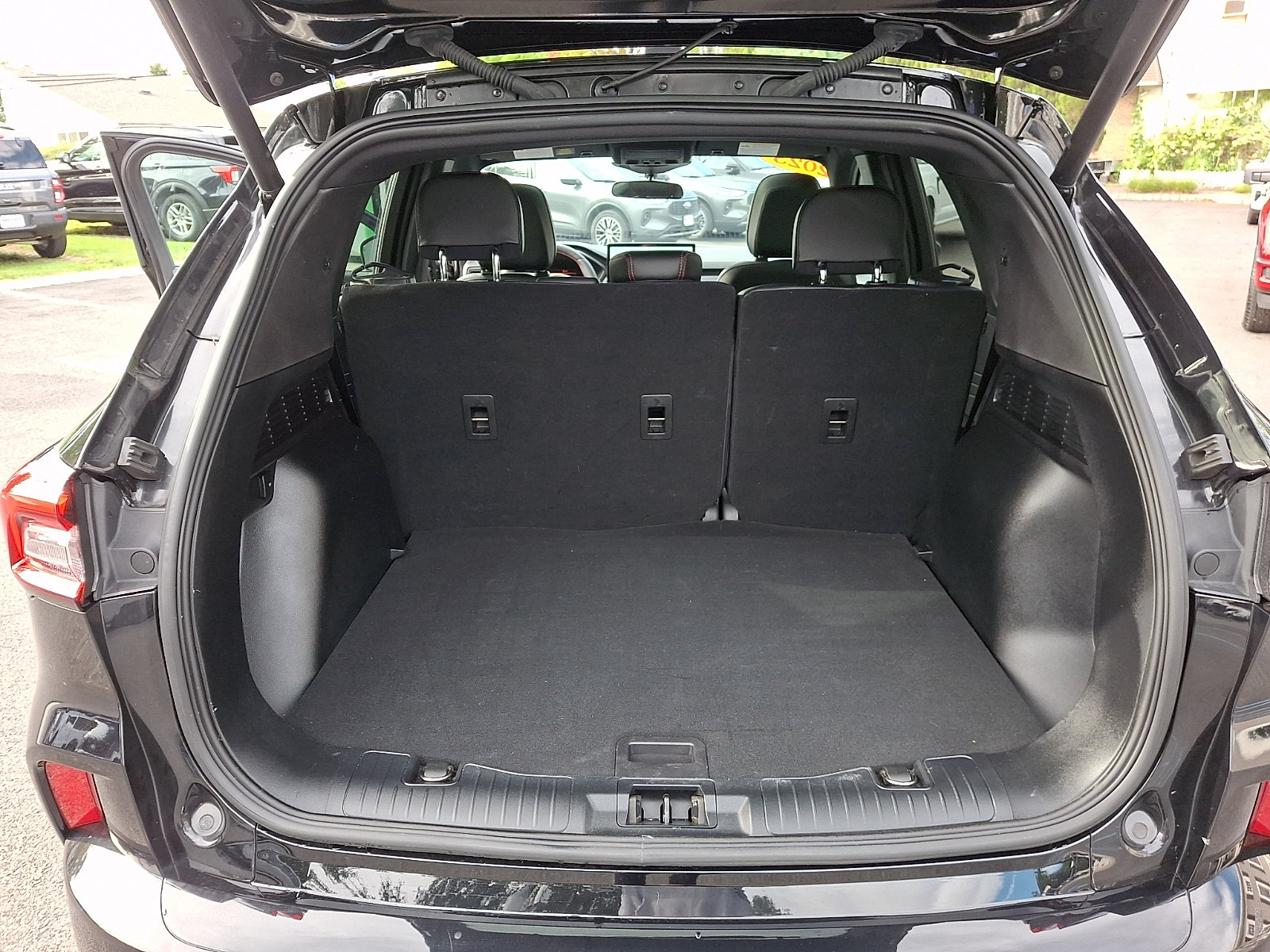 Used 2023 Ford Escape ST-Line w/ Tech Pack #1 AWD/4WD image 30
