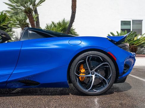 Used 2025 McLaren 750S Spider RWD image 27