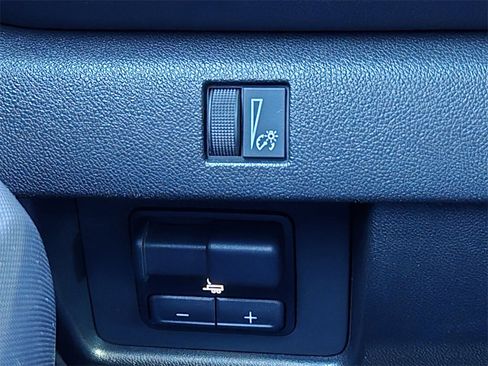 Used 2024 Chevrolet Colorado LT w/ LT Convenience Package II image 17