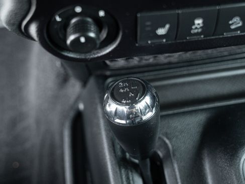 Used 2016 Jeep Wrangler Unlimited Rubicon image 15