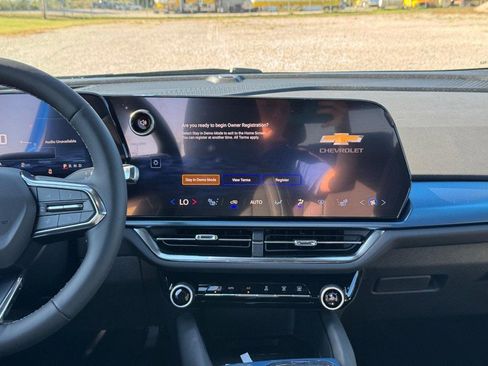 New 2026 Chevrolet Equinox EV LT image 8