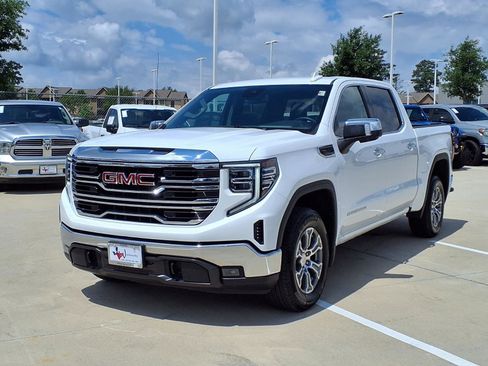 Used 2024 GMC Sierra 1500 SLT RWD image 3