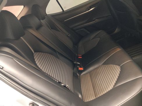 Used 2022 Toyota Camry SE FWD image 19