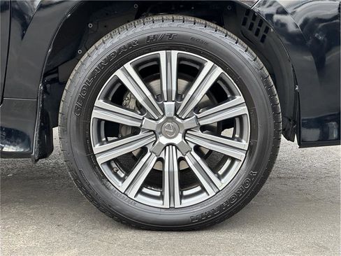 Used 2017 Lexus LX 570 4WD image 39