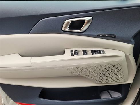 New 2026 Kia Carnival EX image 13