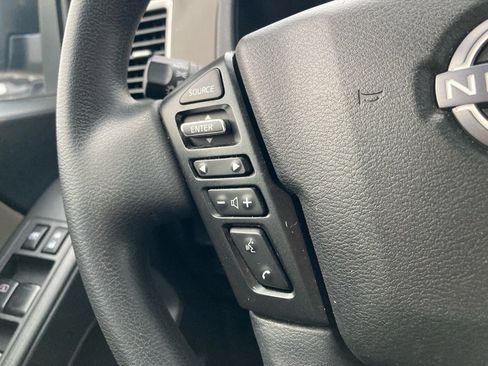 Used 2024 Nissan Frontier SV image 15