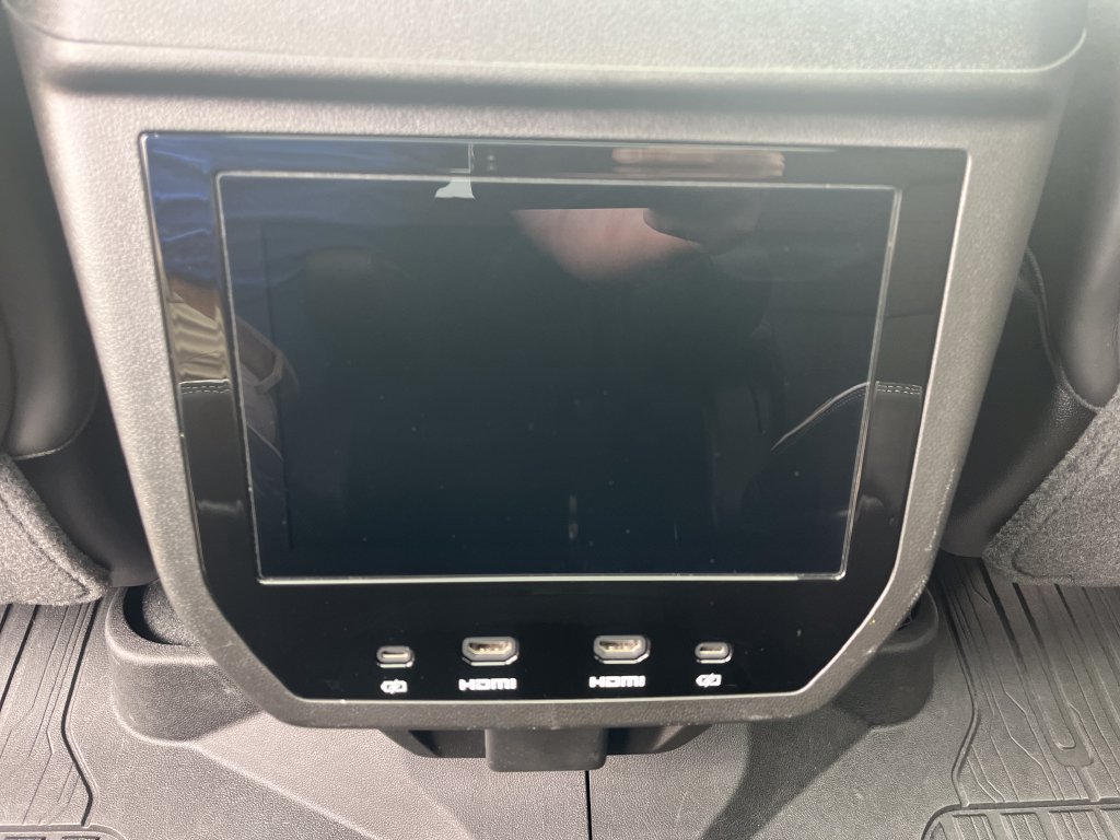 Used 2025 GMC Yukon AT4 Ultimate AWD/4WD image 31