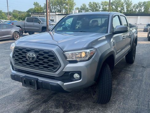 Used 2020 Toyota Tacoma TRD Off-Road w/ Technology Package AWD/4WD image 2