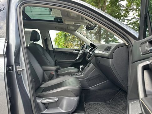 Used 2022 Volkswagen Tiguan SE AWD/4WD image 20