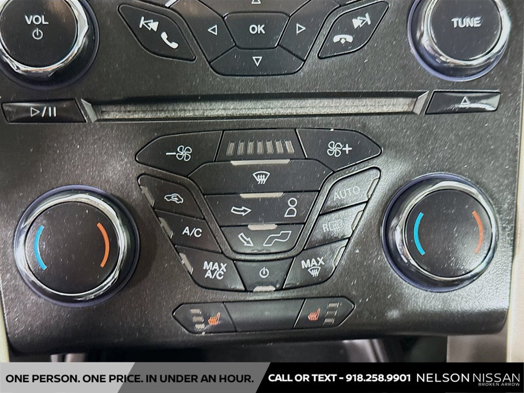 Used 2016 Ford Fusion SE w/ Equipment Group 502A FWD image 15