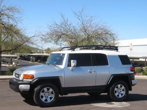 Used 2007 Toyota FJ Cruiser 4WD image 1