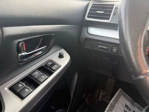 Used 2017 Subaru Crosstrek 2.0i Premium image 10