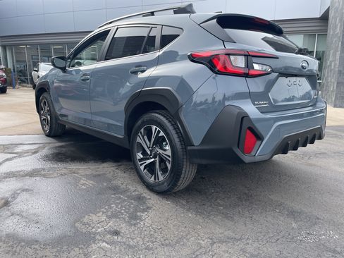 Used 2025 Subaru Crosstrek 2.0i Premium image 3