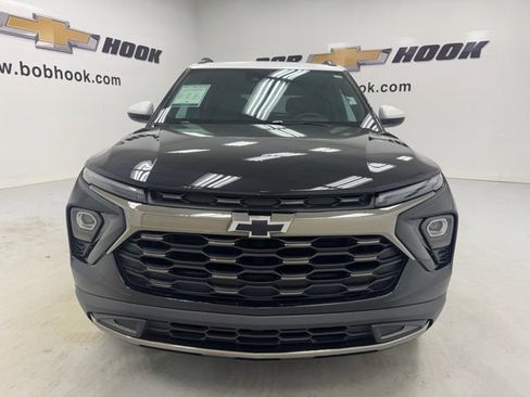Used 2024 Chevrolet TrailBlazer ACTIV w/ Driver Confidence Package AWD/4WD image 2