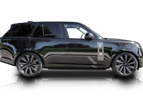 Used 2026 Land Rover Range Rover SV AWD/4WD image 2