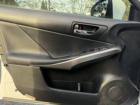 Used 2016 Lexus IS 350 image 22