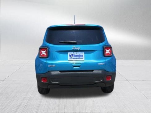 Used 2020 Jeep Renegade Latitude w/ Popular Equipment Group FWD image 4