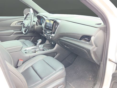 Used 2023 Chevrolet Traverse LT w/ LT Premium Package AWD/4WD image 15