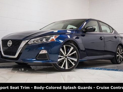 Used 2022 Nissan Altima 2.5 SR image 1