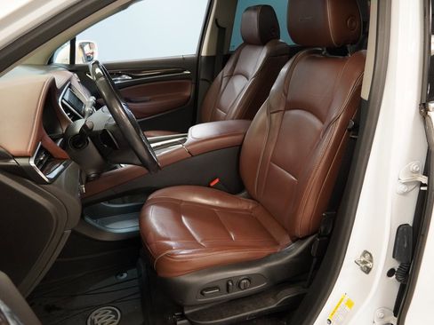 Used 2018 Buick Enclave Avenir w/ Avenir Technology Package image 3