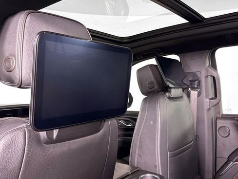 Used 2023 GMC Yukon XL Denali w/ Denali Reserve Package image 27