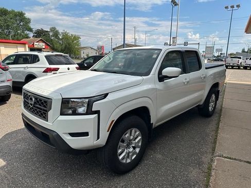 Used 2022 Nissan Frontier SV w/ Technology Package AWD/4WD image 3
