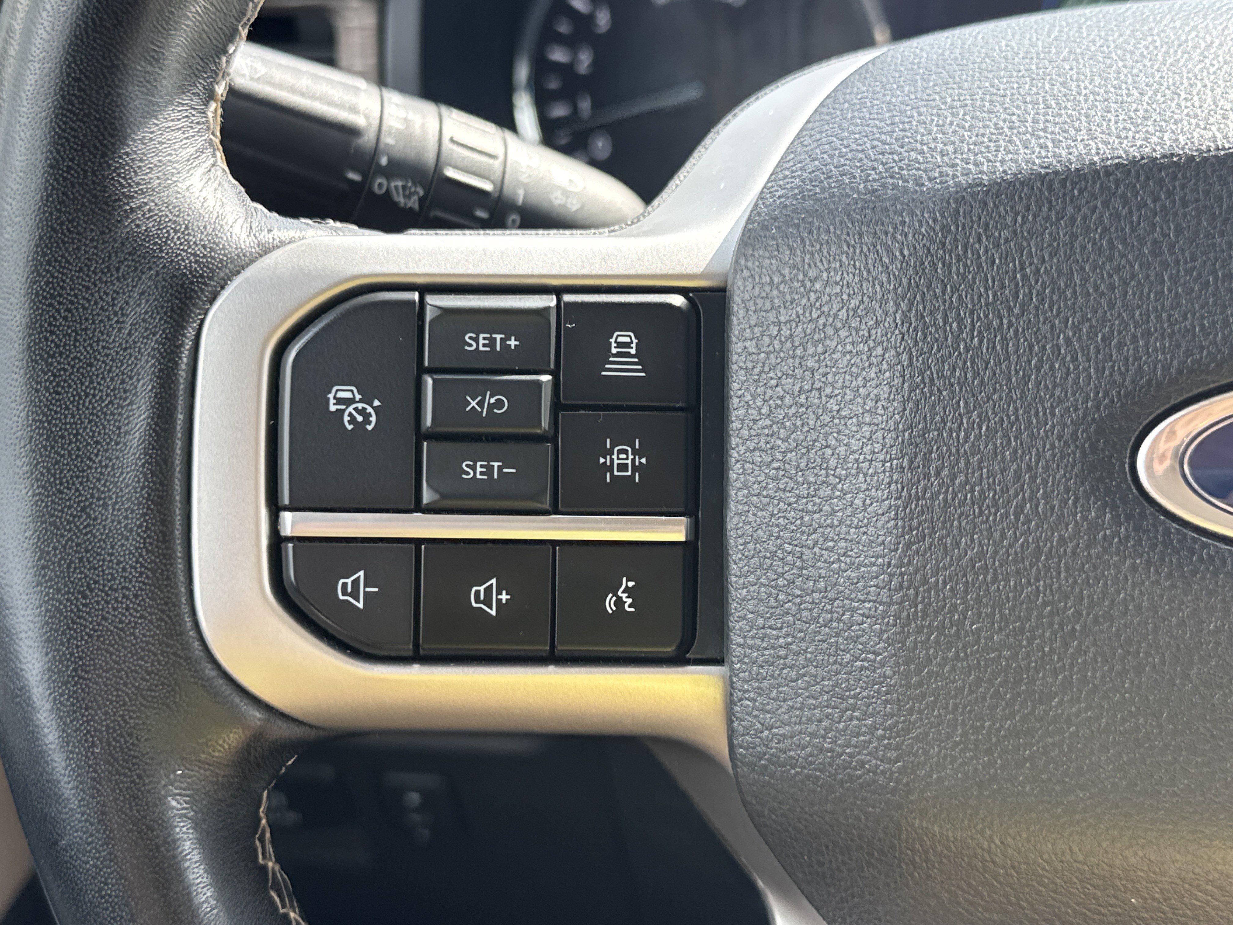 Used 2024 Ford Expedition Limited RWD image 17