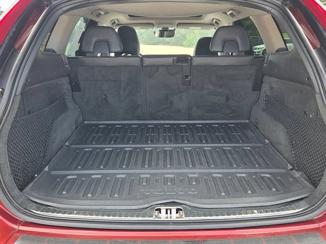 Used 2016 Volvo XC60 T5 Premier w/ Proximity Package FWD image 12