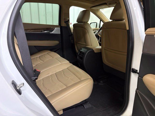 Used 2021 Cadillac XT5 Sportv w/ Platinum Package AWD/4WD image 16
